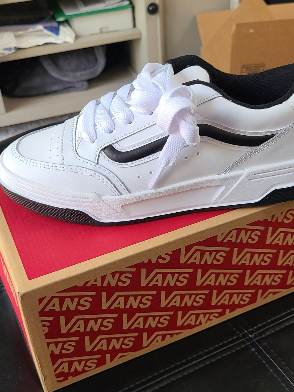 Vans Hylane Retro Unisex Low-Top Sneakers with Logo Insole Womens 7.5 Men 6